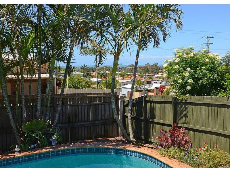 8 Hoberg Crt, Kawungan QLD 4655