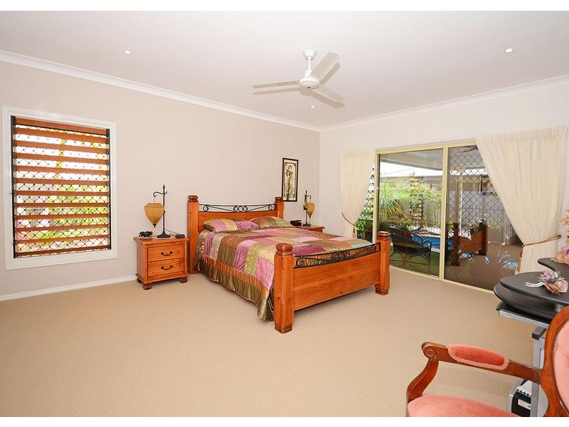 14 Jonwest Close, Torquay QLD 4655