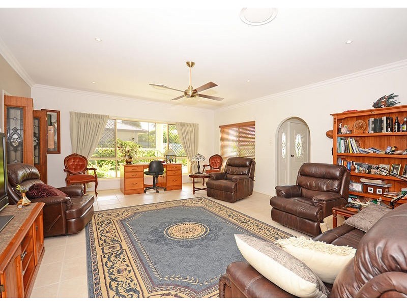 14 Jonwest Close, Torquay QLD 4655