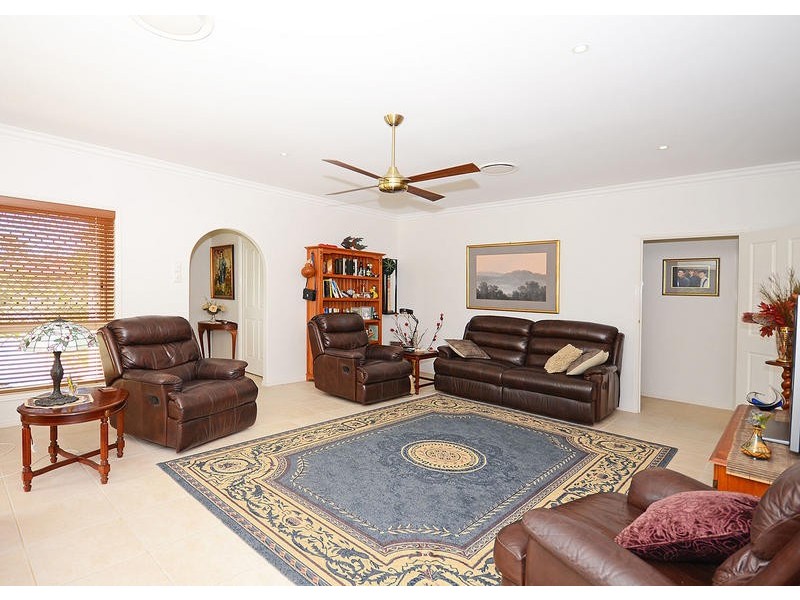 14 Jonwest Close, Torquay QLD 4655