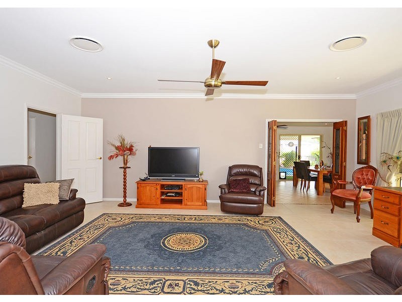 14 Jonwest Close, Torquay QLD 4655