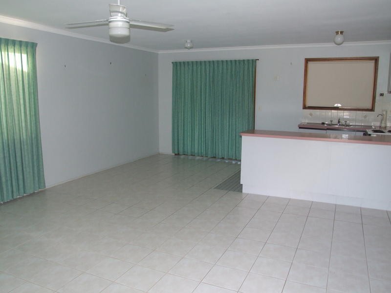 30 Sunset Cres, Torquay QLD 4655