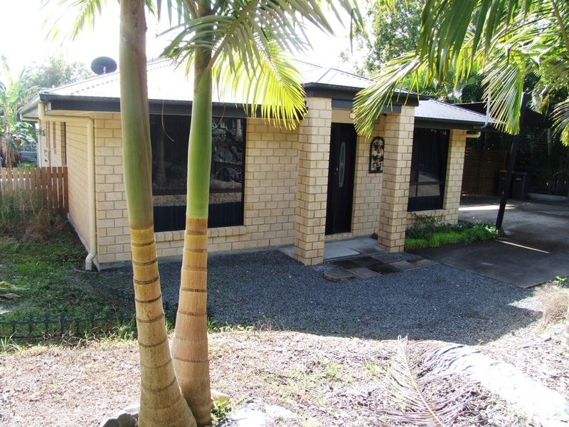 318 Boat Harbour Dr, Scarness QLD 4655
