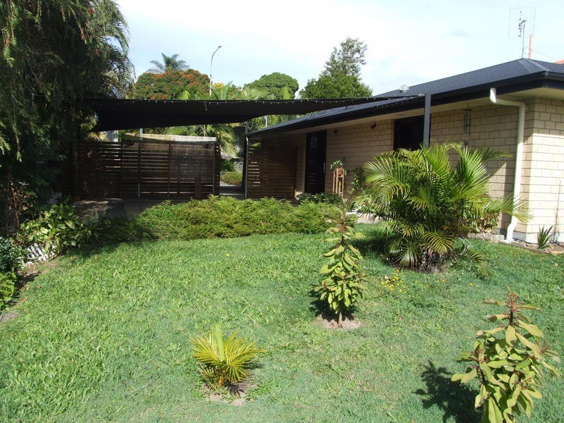 318 Boat Harbour Dr, Scarness QLD 4655