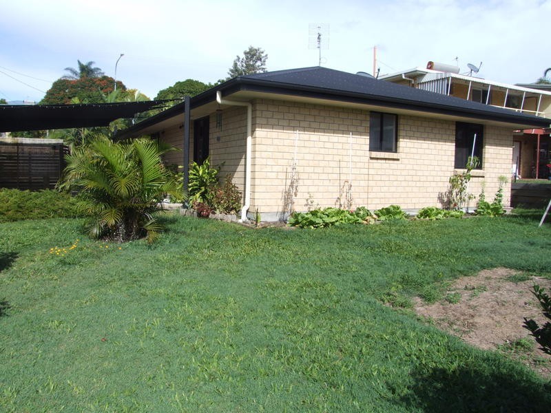 318 Boat Harbour Dr, Scarness QLD 4655