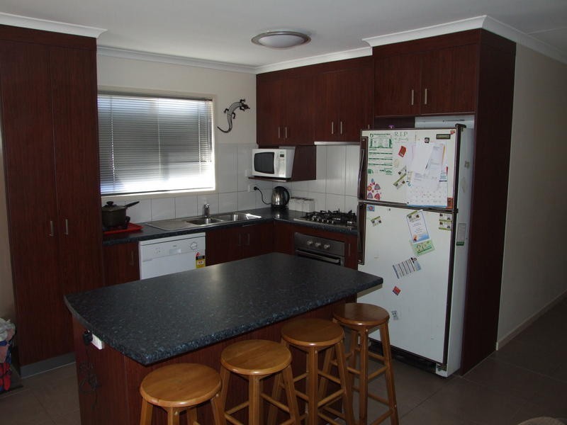 27 Murphy St, Point Vernon QLD 4655