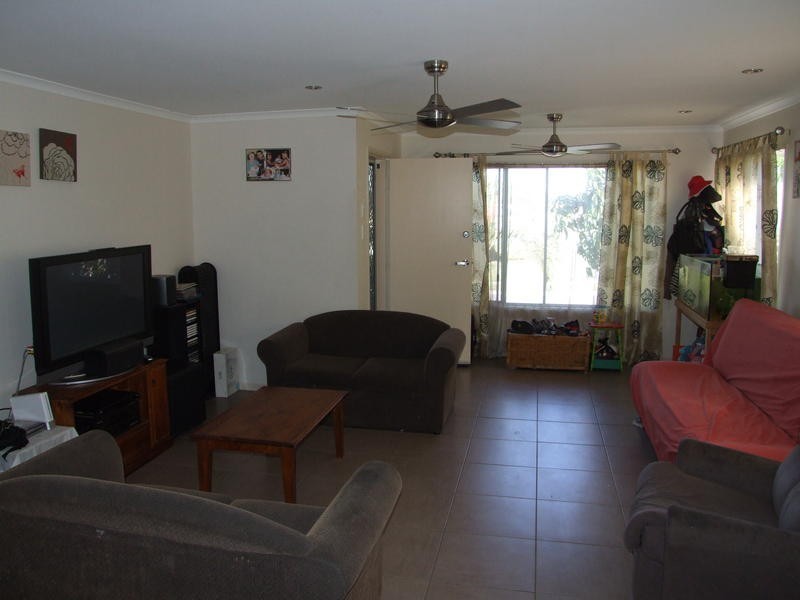 27 Murphy St, Point Vernon QLD 4655