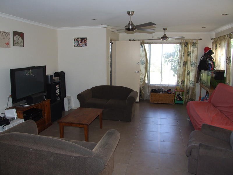 27 Murphy St, Point Vernon QLD 4655