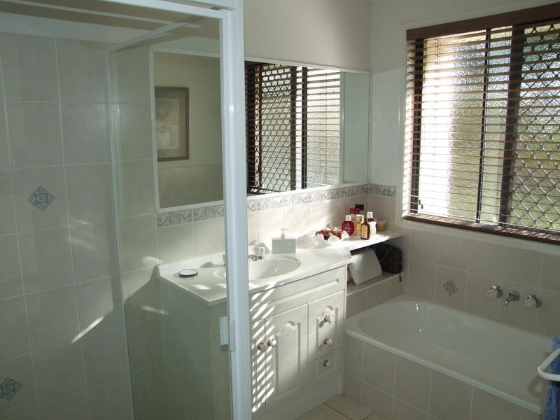 15 Rathdowne Court, Urraween QLD 4655