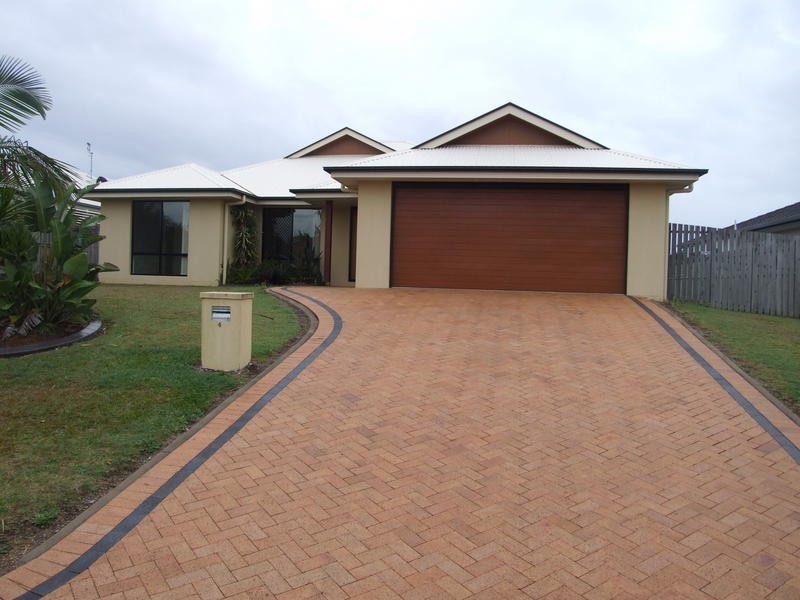 4 Rochester Crt, Urraween QLD 4655