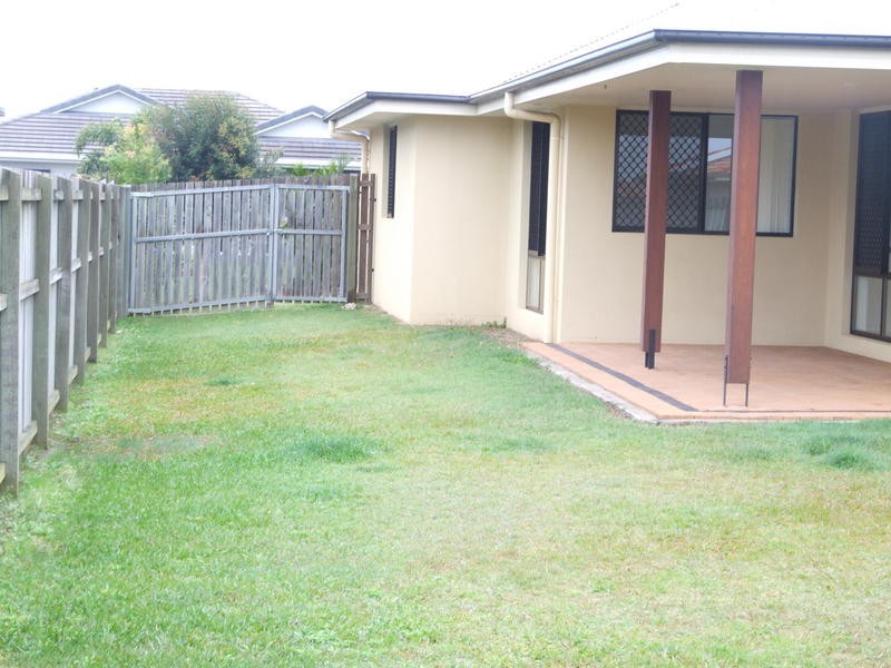 4 Rochester Crt, Urraween QLD 4655