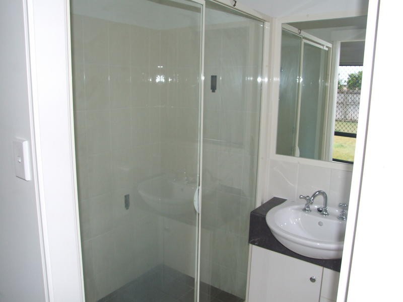 4 Rochester Crt, Urraween QLD 4655