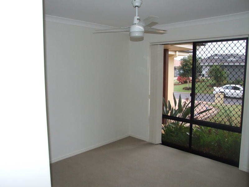 4 Rochester Crt, Urraween QLD 4655