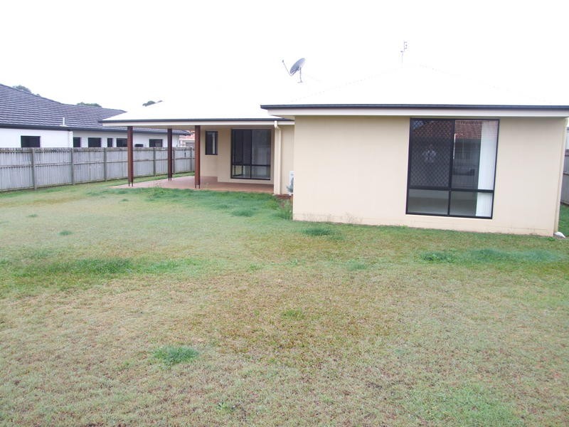 4 Rochester Crt, Urraween QLD 4655