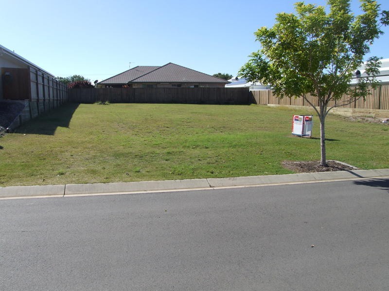 8 Seahaven Cct, Pialba QLD 4655