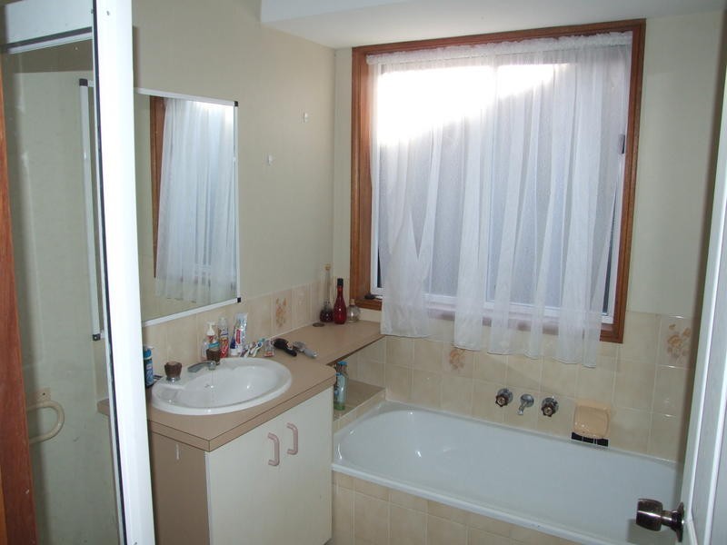 9 Royal Dr, Kawungan QLD 4655