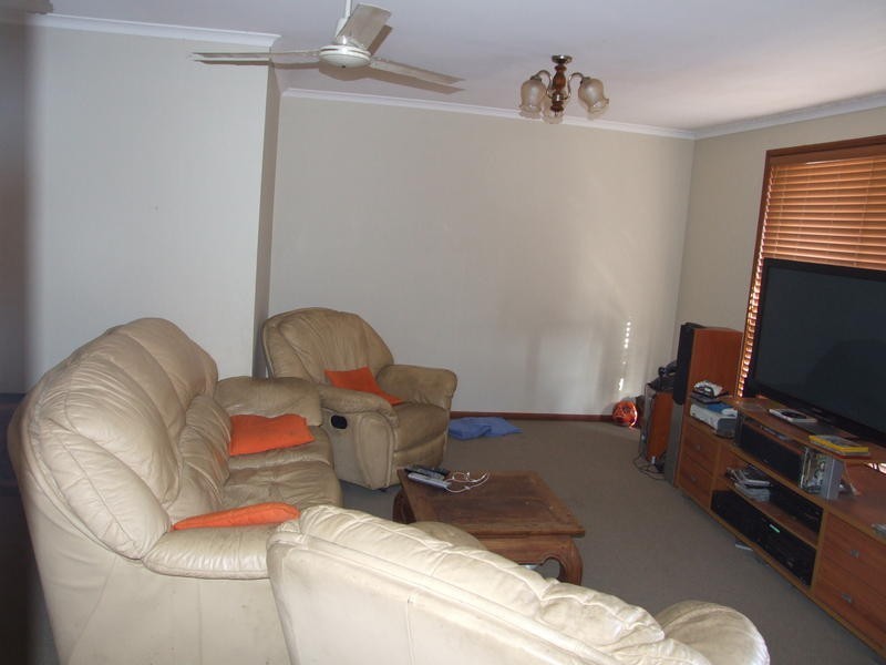 9 Royal Dr, Kawungan QLD 4655