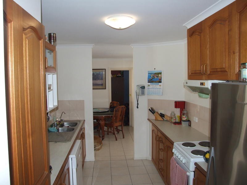 8 Bergin Crt, Torquay QLD 4655