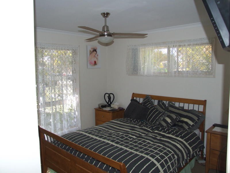 8 Bergin Crt, Torquay QLD 4655