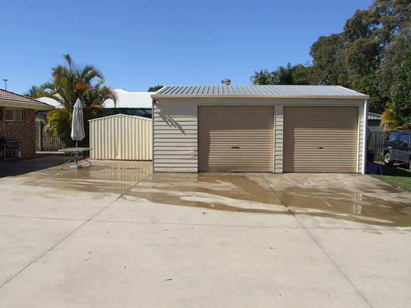 8 Bergin Crt, Torquay QLD 4655