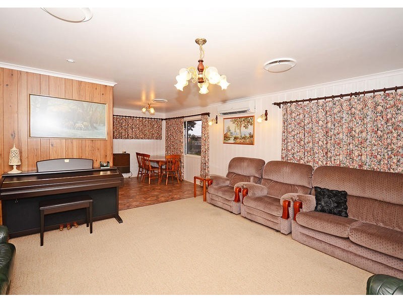 35 Dover St, Pialba QLD 4655