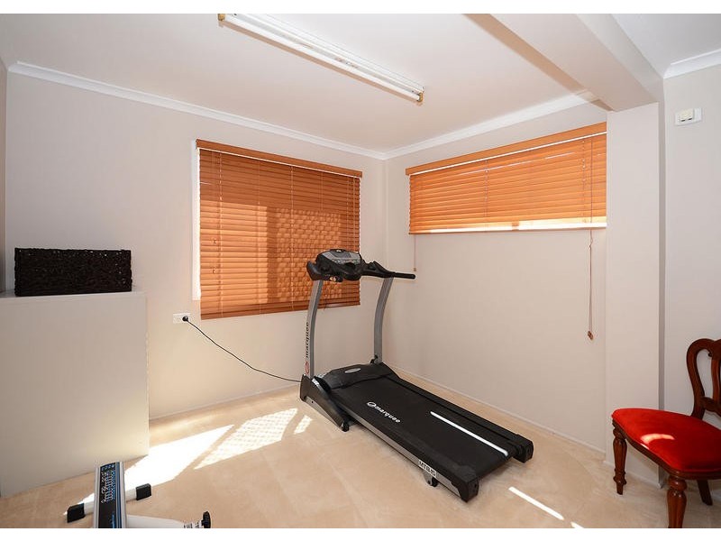 35 Dover St, Pialba QLD 4655