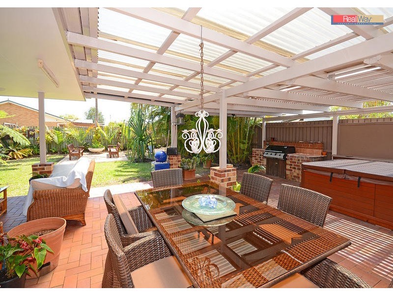 28 Bergin Crt, Torquay QLD 4655