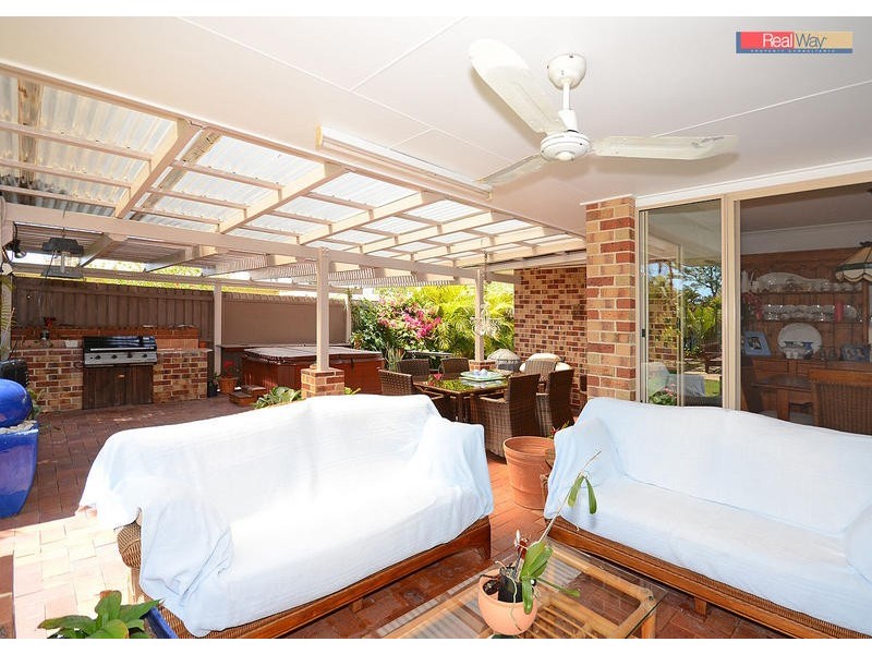 28 Bergin Crt, Torquay QLD 4655