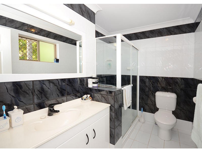 28 Bergin Crt, Torquay QLD 4655