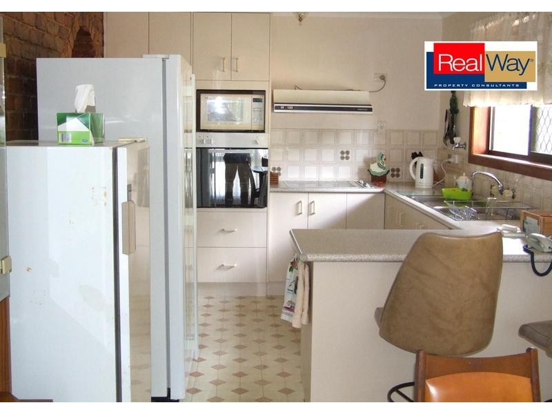 1 Palera Crt, Point Vernon QLD 4655