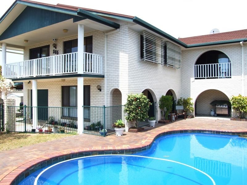 365 Boat Harbour Dr, Scarness QLD 4655