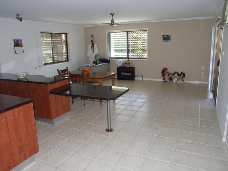 365 Boat Harbour Dr, Scarness QLD 4655