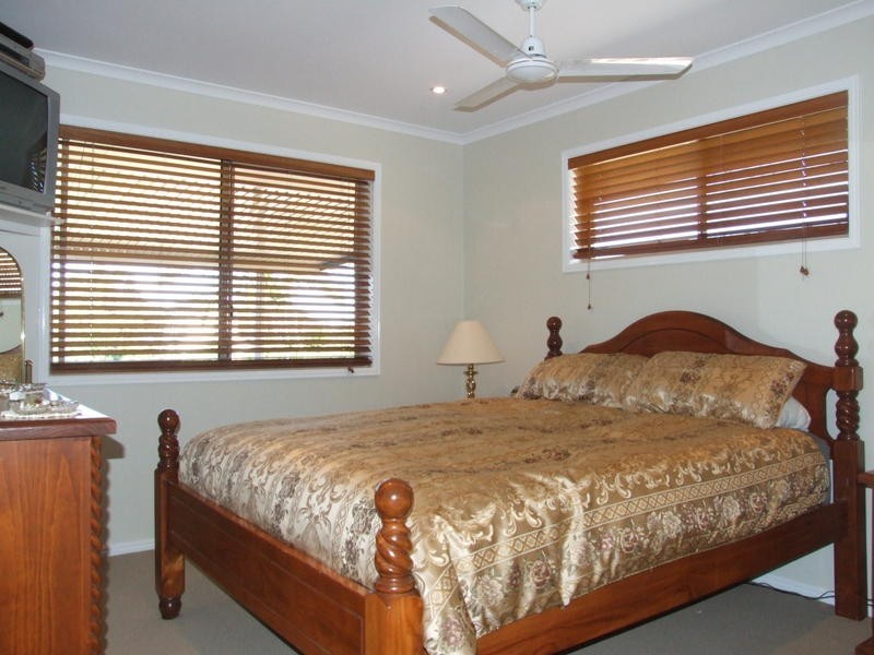 11 Beacon  Rd, Booral QLD 4655