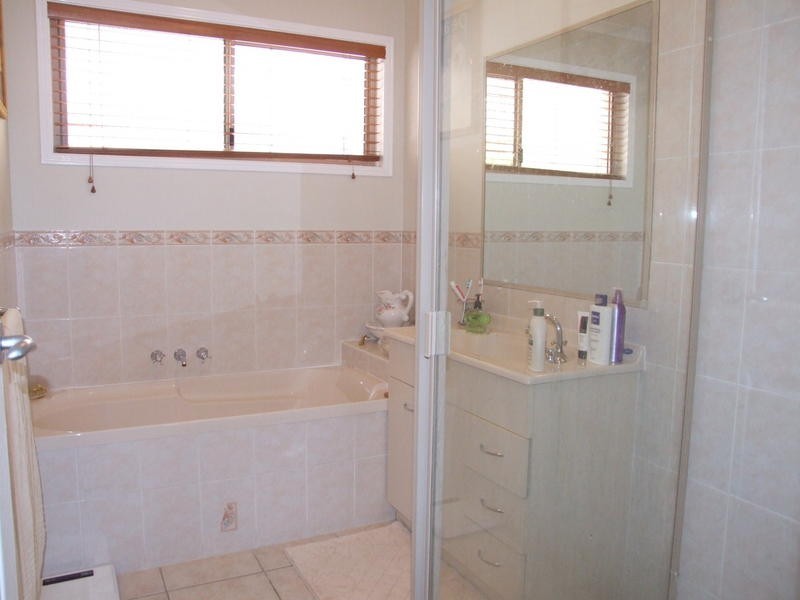 11 Beacon  Rd, Booral QLD 4655