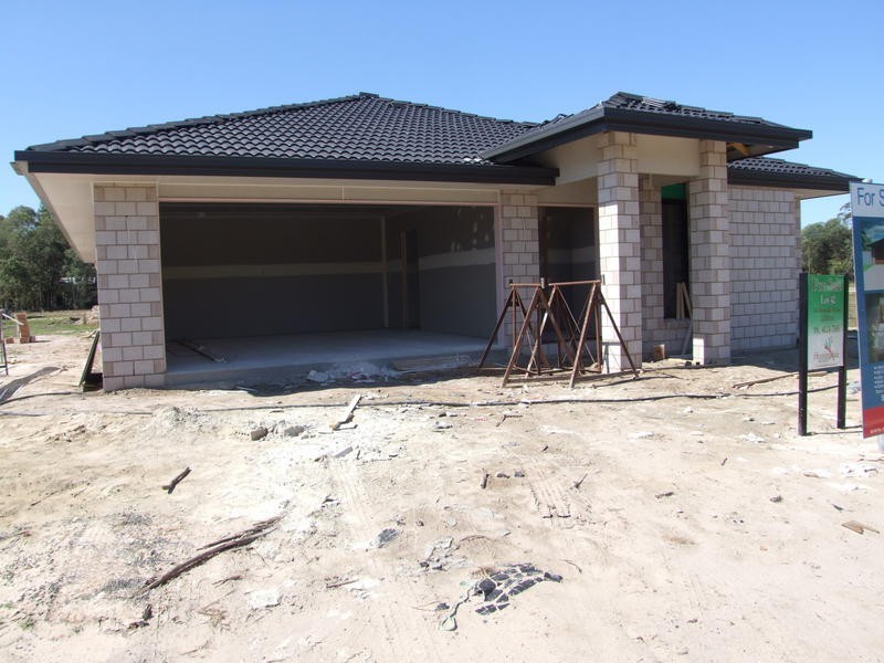 34 Ronaldo Way, Urangan QLD 4655