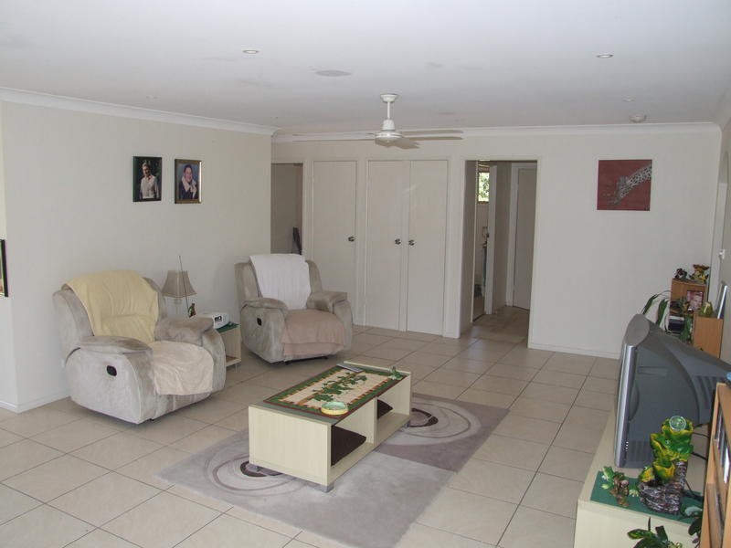 30 Bunker Ave, Urraween QLD 4655