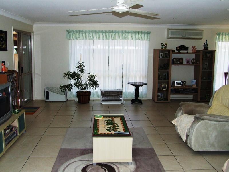30 Bunker Ave, Urraween QLD 4655