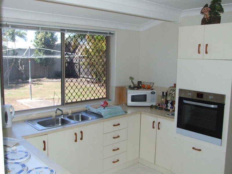 30 Bunker Ave, Urraween QLD 4655