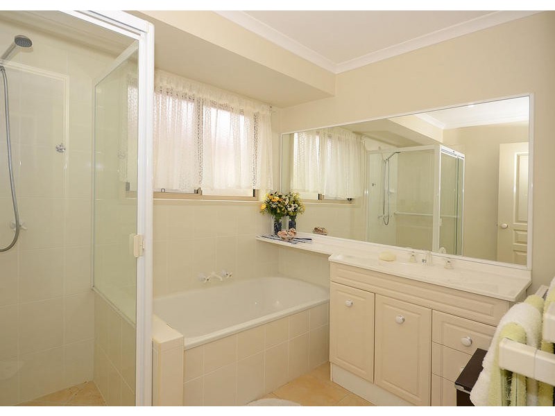 35 Bunya Ct, Eli Waters QLD 4655