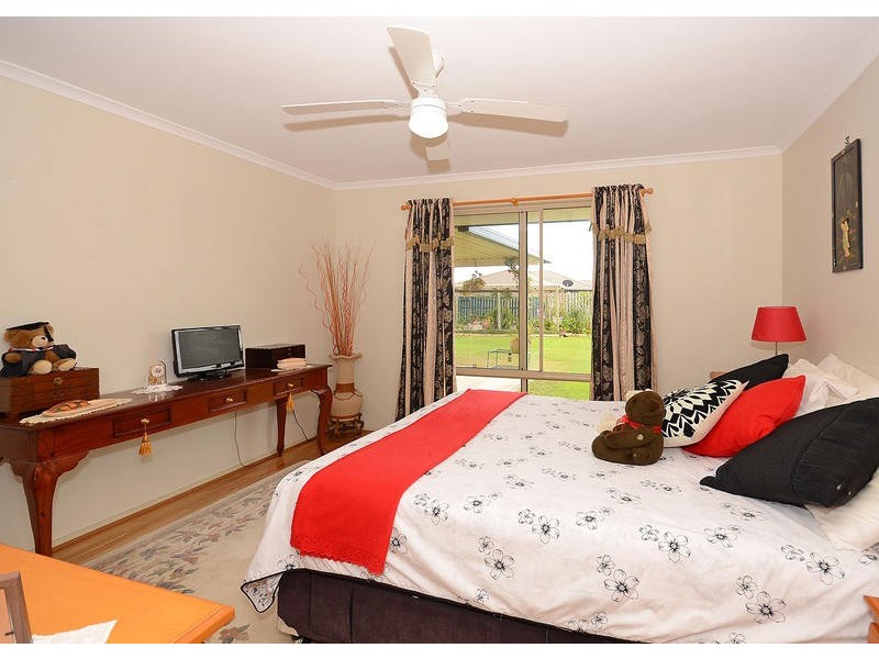 35 Bunya Ct, Eli Waters QLD 4655