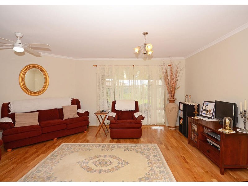 35 Bunya Ct, Eli Waters QLD 4655