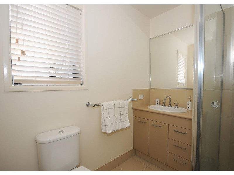 6 Montrose Cl, Point Vernon QLD 4655