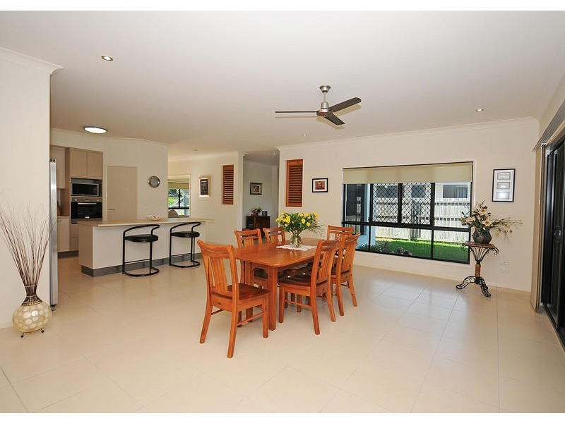 6 Montrose Cl, Point Vernon QLD 4655