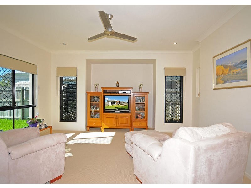 6 Montrose Cl, Point Vernon QLD 4655