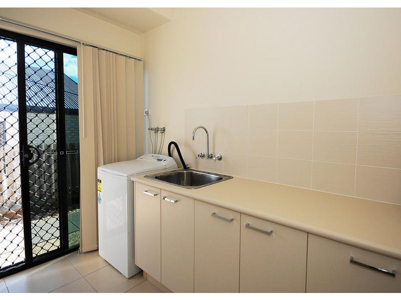 6 Montrose Cl, Point Vernon QLD 4655