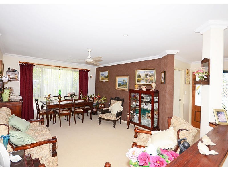 9 Whipbird Crt, Urangan QLD 4655