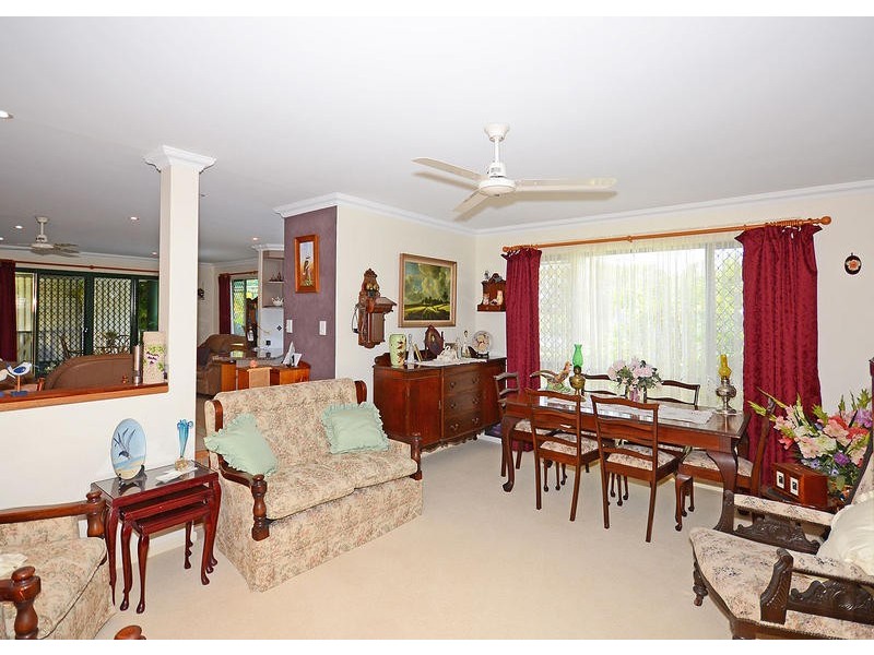 9 Whipbird Crt, Urangan QLD 4655