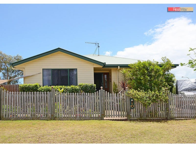9 Whipbird Crt, Urangan QLD 4655