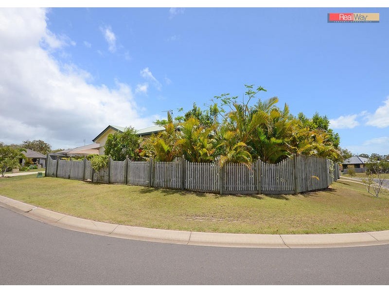 9 Whipbird Crt, Urangan QLD 4655