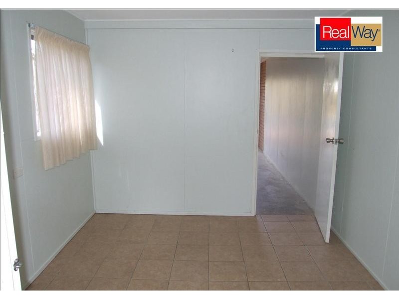 8 Maxwell St, Point Vernon QLD 4655